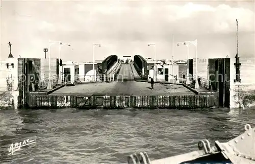 AK / Ansichtskarte Ile_d_Oleron Passarelle dEmbarquement pour Ile d Oleron Ile_d_Oleron