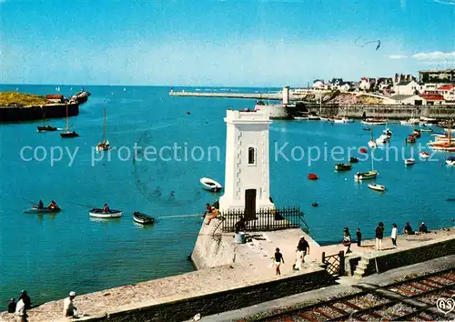 AK / Ansichtskarte Saint Gilles Croix de Vie_Vendee Le Phare et lentree du Port Saint Gilles Croix de Vie