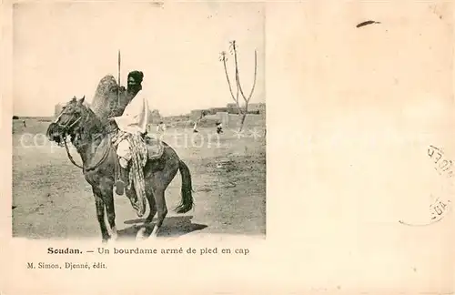 AK / Ansichtskarte Soudan_Francais_Mali Un bourdame arme de pie en cap 