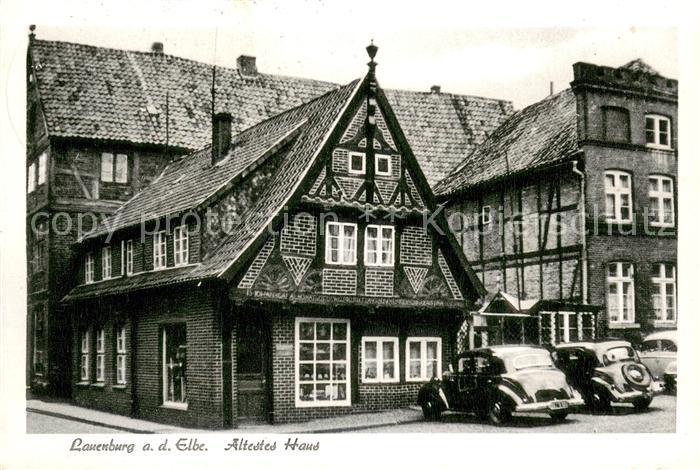 Maibaumaufstellung in Lauenburg/Elbe am Lütten Markt