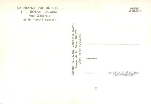 AK / Ansichtskarte Royan_Charente Maritime Le marche couvert vue aerienne Royan Charente Maritime