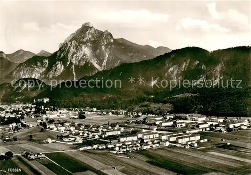 AK / Ansichtskarte Fuessen_Allgaeu Graf Bothmer Kaserne und Siedlungsgebiet West Alpen Fliegeraufnahme Fuessen Allgaeu