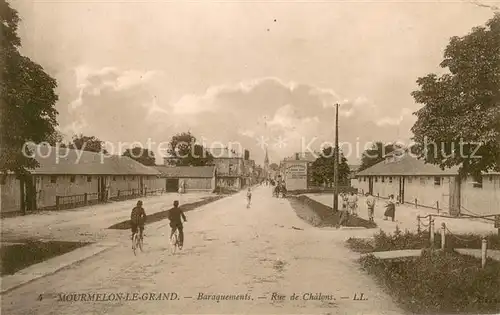 AK / Ansichtskarte Mourmelon le Grand Baraquements Rue de Chalons Mourmelon le Grand