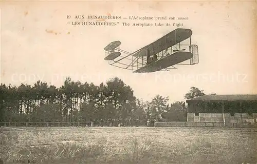 AK / Ansichtskarte Le_Mans_Sarthe Aeroplane prend son essor aux Hunaudieres Le_Mans_Sarthe