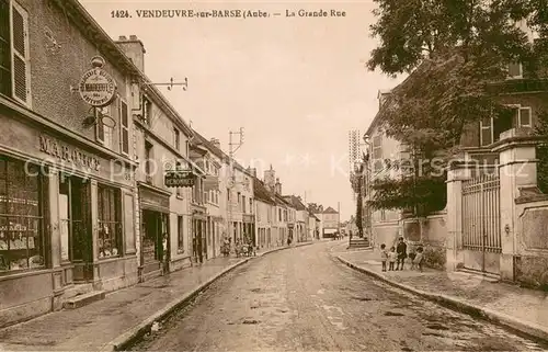 AK / Ansichtskarte Vendeuvre sur Barse La Grande Rue Vendeuvre sur Barse