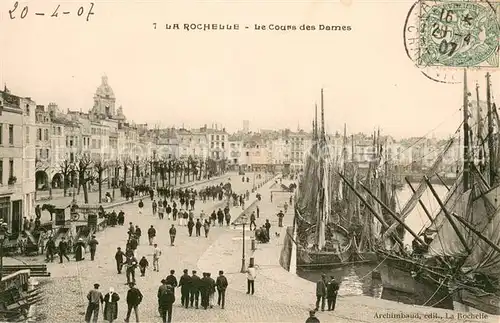 AK / Ansichtskarte La_Rochelle_Charente Maritime Le Cours des Dames Port Bateaux La_Rochelle