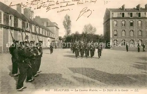 AK / Ansichtskarte Beauvais_60 Caserne Watrin Defile de la Garde 