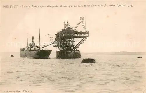 AK / Ansichtskarte Dielette Le seul Bateau ayant charge du Minerai par les moyens du Chemin de fer aerien Dielette