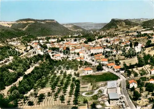 AK / Ansichtskarte Massiac Vue generale aerienne Rocher St Victor Rocher Ste Madeleine et sa chapelle Massiac