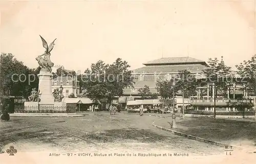 AK / Ansichtskarte Vichy_Allier Statue et Place de la Republique et le Marche Vichy Allier