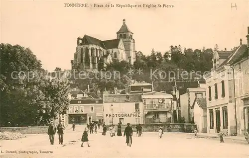 AK / Ansichtskarte Tonnerre Place de la Republique Eglise Saint Pierre Tonnerre