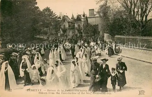 AK / Ansichtskarte Etretat Retour de la procession apres la benediction de la mer Etretat
