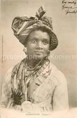 AK / Ansichtskarte Guadeloupe Une femme Guadeloupe