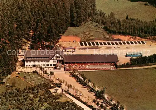 AK / Ansichtskarte Oberhundem Waldhaus Hirschgehege Hotel Restaurant Fliegeraufnahme Oberhundem