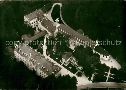 AK / Ansichtskarte Krumbad Mineralbad mit Kneippkurheim Krumbad Fliegeraufnahme  Krumbad