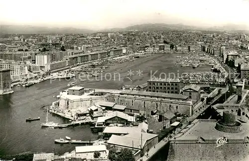 Marseille_Bouches du Rhone Vue generale aerienne sur le Vieux Port Marseille