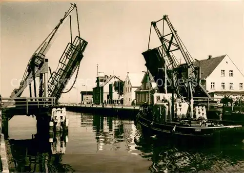 AK / Ansichtskarte Darlowko_Poland Most zwodzony na kanale portowym 