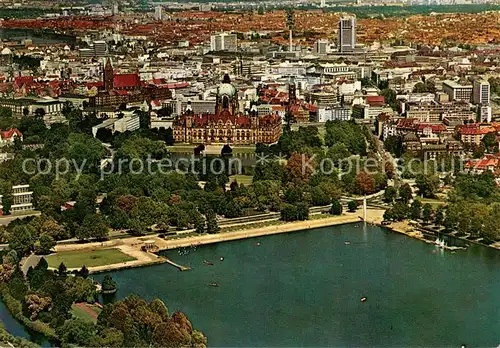 AK / Ansichtskarte Hannover Fliegeraufnahme mit Maschsee und Stadt Hannover