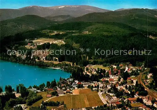 AK / Ansichtskarte Titisee Ferienort im Hochschwarzwald Blick zum Feldberg Fliegeraufnahme Titisee