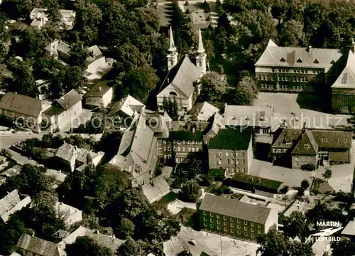 AK / Ansichtskarte Celle_Niedersachsen St Ludwigskirche mit Krankenhaus St Josefstift Fliegeraufnahme Celle_Niedersachsen