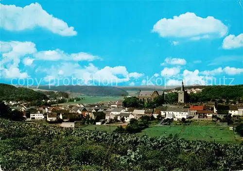 AK / Ansichtskarte Gillenfeld_Eifel Panorama Kirche Gillenfeld_Eifel