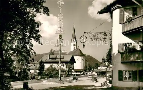 AK / Ansichtskarte Schliersee Ortspartie am Maibaum Schliersee