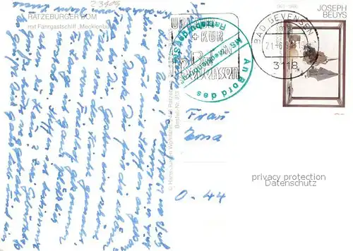 AK / Ansichtskarte Ratzeburg Blick zum Ratzeburger Dom mit Fahrgastschiff Mecklenburg Ratzeburg