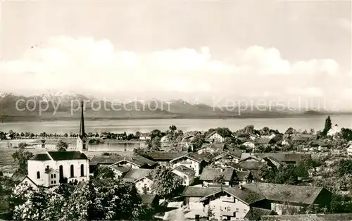 AK / Ansichtskarte Chieming_Chiemsee Panorama Blick ueber den See zu den Alpen Chieming Chiemsee