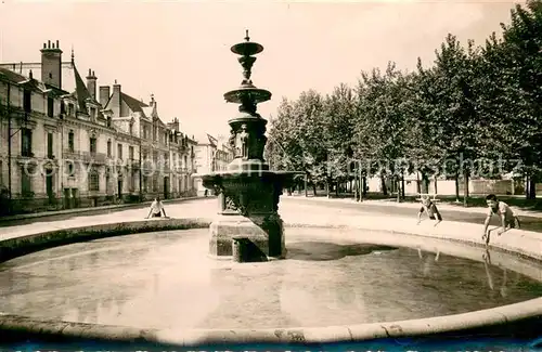 Tours_Indre et Loire Place Loiseau dEntraigues La Fontaine Tours Indre et Loire