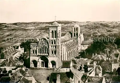 Vezelay Vue generale aerienne de la Basilique de la Madeleine  Vezelay