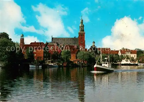 Leer_Ostfriesland Hafen mit Rathaus Leer_Ostfriesland