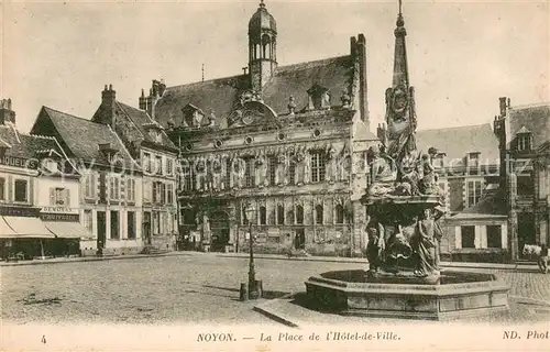 Noyon_Oise La Place de lHotel de Ville Noyon_Oise