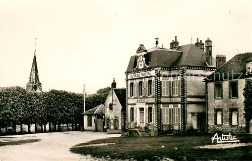 La_Celle Saint Cyr Place de la Mairie La_Celle Saint Cyr