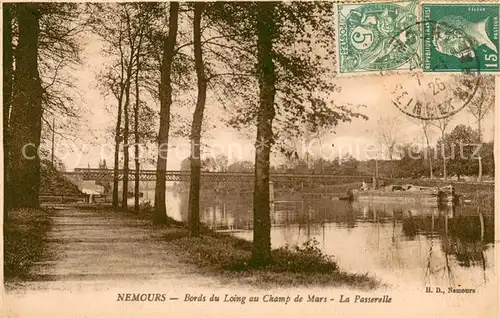 Nemours_Seine et Marne Bords du Loing au Champ de Mars la passerelle Nemours Seine et Marne