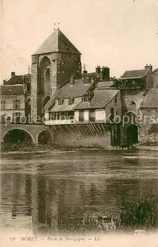 Moret sur Loing Vue sur le Loing Porte de Bourgogne Moret sur Loing