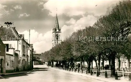 AK / Ansichtskarte Yzeures sur Creuse La Place Yzeures sur Creuse