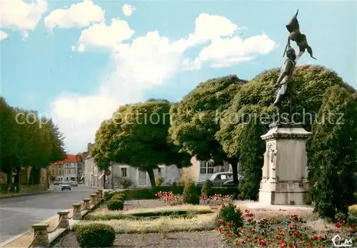 AK / Ansichtskarte Saint Pierre le Moutier Jeanne d Arc Saint Pierre le Moutier