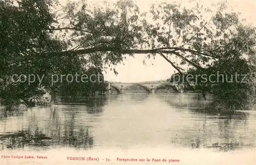 AK / Ansichtskarte Vernon_Eure Perspective sur le pont de pierre Vernon Eure