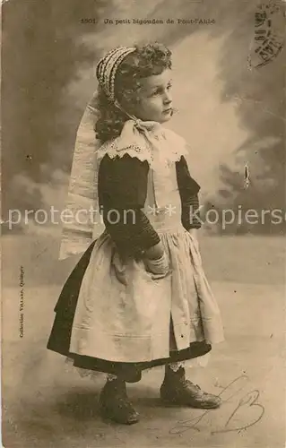 AK / Ansichtskarte Pont l_Abbe Un petit bigouden Costumes Trachten Pont l Abbe