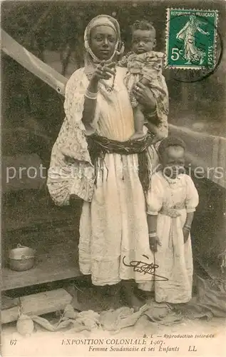 AK / Ansichtskarte Sudan_Africa Exposition Coloniale Femme Soudanaise et ses enfants 
