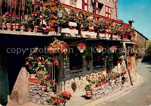 AK / Ansichtskarte Yvoire Cite Medievale sur les bords du Leman Maison fleurie Yvoire