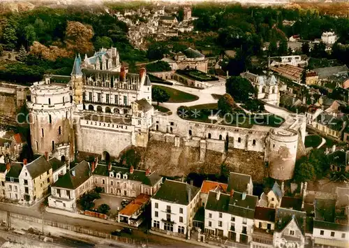 AK / Ansichtskarte Amboise Vue aerienne Le Chateau et la Terrasse Amboise