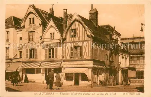 AK / Ansichtskarte Auxerre Vieilles Maisons Place de lHotel de Ville Auxerre