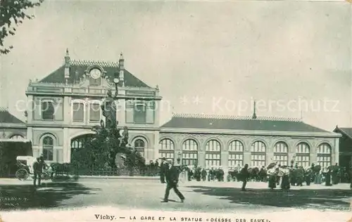 AK / Ansichtskarte Vichy_Allier La Gare et la Statue Deesse des Eaux Vichy Allier