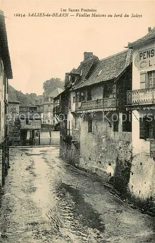 AK / Ansichtskarte Salies de Bearn Vieilles Maisons au bord du Saleys Salies de Bearn