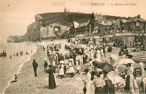 AK / Ansichtskarte Etretat La plage et Terrasse du casino Etretat