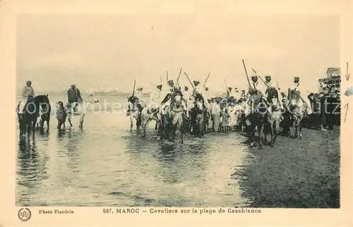 AK / Ansichtskarte Maroc_Marokko Cavaliers sur la plage de Casablanca Maroc Marokko
