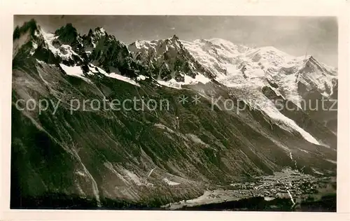 AK / Ansichtskarte Chamonix Les Aiguilles et le Mont Blanc Chamonix