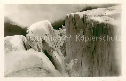 AK / Ansichtskarte Chamonix Grande crevasse et Glacier des Bossons Gletscher Alpen Chamonix
