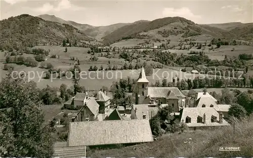 AK / Ansichtskarte Saint Jacques des Blats Eglise et la Chaine du Plomb du Cantal Saint Jacques des Blats